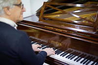 Le restaurateur de pianos d&rsquo;Elizabeth II met aux ench&egrave;res ses instruments