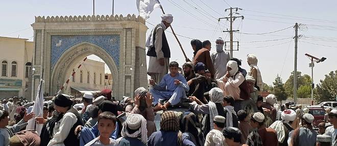 Afghanistan: les talibans tout pres de Kaboul, les Occidentaux evacuent