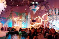 L'attraction << It's a small world >>, ici au Japon, est presente dans tous les parcs Disney.
