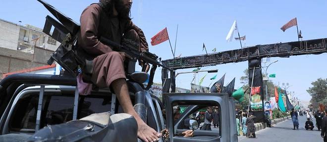 Les talibans accuses d'entraver le depart des Afghans qui veulent fuir le pays