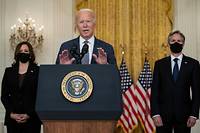 Biden, sous pression, d&eacute;fend les &eacute;vacuations laborieuses d'Afghanistan