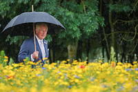 Le prince Charles, engagé depuis longtemps pour la défense de l'environnement, a été appelé à la rescousse par le gouvernement britannique pour promouvoir la COP26.
