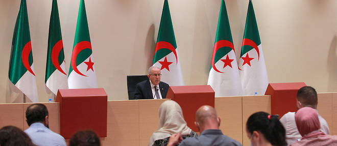 Le ministre algerien des Affaires etrangeres, Ramtane Lamamra, lors d'une conference de presse tenue ce mardi 24 aout, a Alger.

