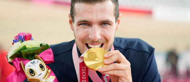 La delegation a remporte six nouvelles medailles, dont une en or pour Dorian Foulon, qui s'est s'impose en finale de la poursuite individuelle (categorie C5), ce vendredi 27 aout 2021.

