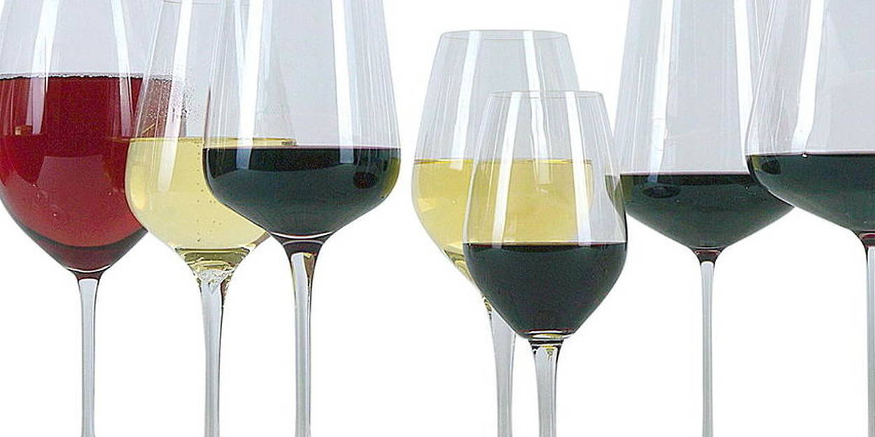 Pourquoi sert-on le vin dans un verre à pied ?