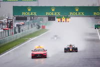 F1&nbsp;: Verstappen vainqueur d&rsquo;un simulacre de Grand Prix sous le d&eacute;luge