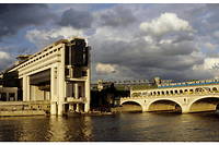 Bercy veut que Paris devienne « le premier centre financier mondial de la finance à impact ».
