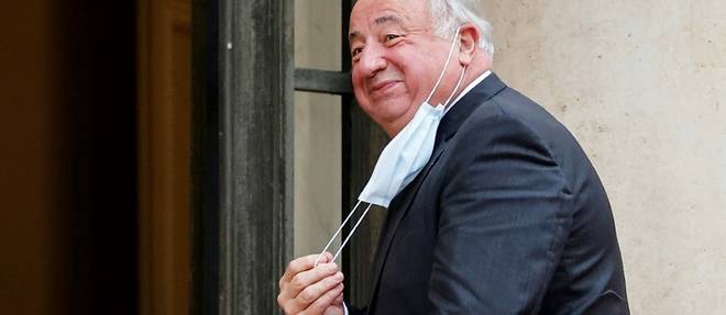 Larcher (LR) critique la "verticalite" de la presidence Macron