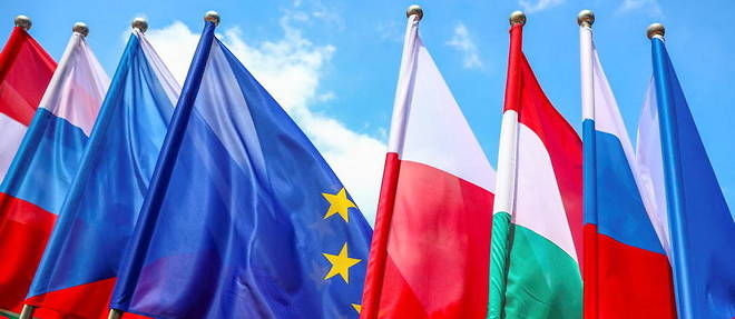La Pologne menacee de sanctions financieres par l'UE.
