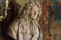 Jean de La Fontaine (1621-1695), buste en terre cuite de Jean-Antoine Houdon, 1782. Le poete devra desavouer ses  Nouveaux Contes  pour etre elu a l'Academie francaise.
