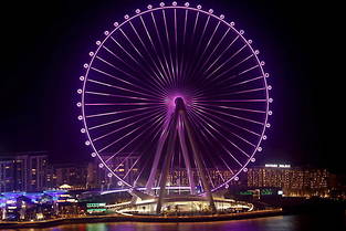 La roue Ain Dubaï mesure plus de 250 mètres de haut.
