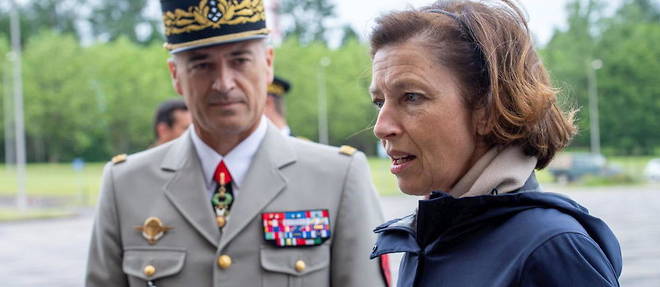 Florence Parly, ministre des Armees, a annonce une nouvelle augmentation du budget de la defense pour 2022.
