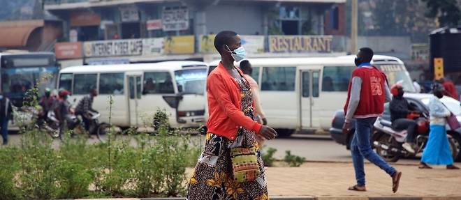 Le Rwanda a entame la troisieme phase de sa campagne de vaccination contre le Covid-19, en l'ouvrant aux adultes de 18 ans et plus a Kigali, la capitale du pays.

