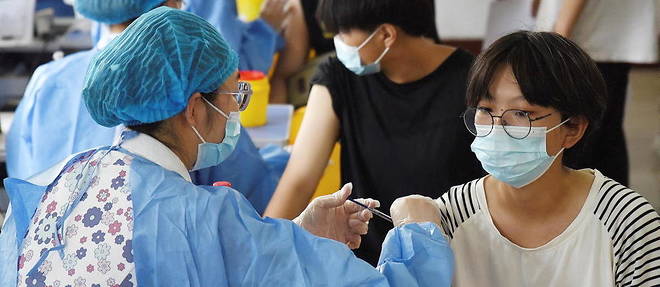 Le gouvernement chinois a affirme jeudi avoir entierement vaccine plus d'un milliard d'habitants, soit plus de 70 % de sa population.
