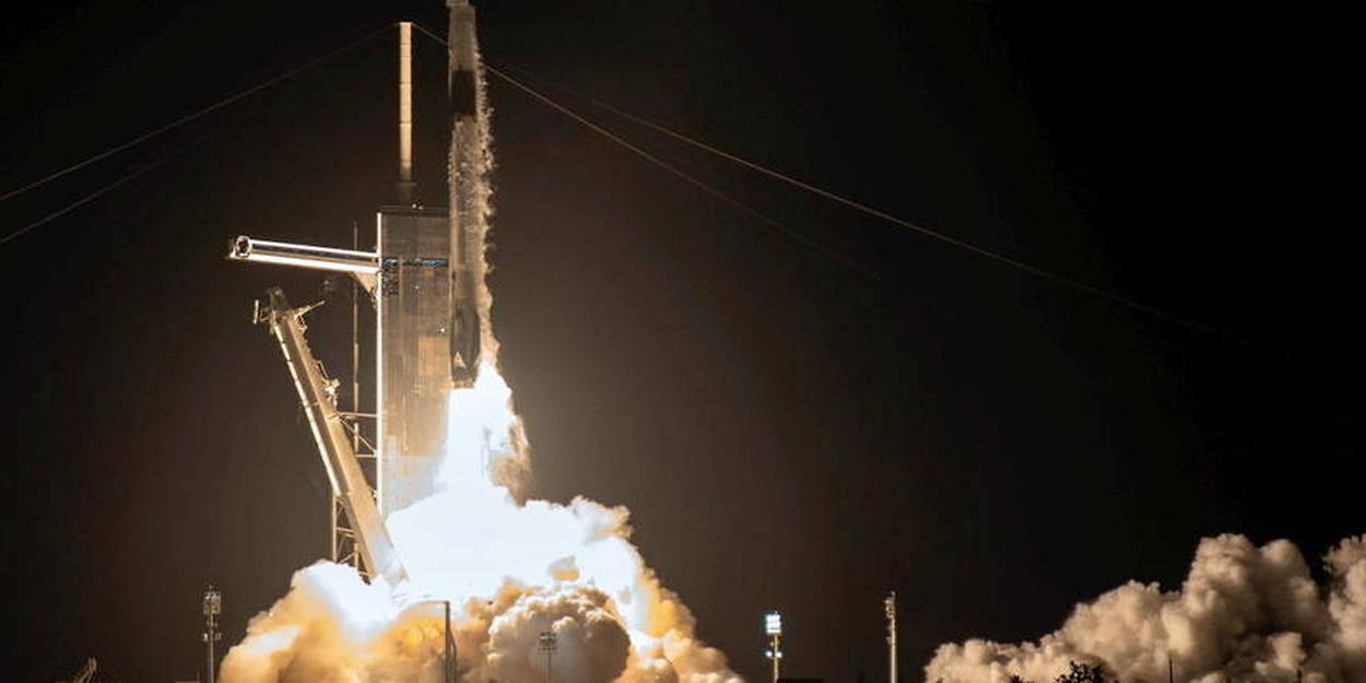 Les premiers touristes de SpaceX sont en orbite dans l'espace