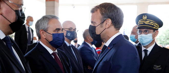 Emmanuel Macron en deplacement a Roubaix aupres du president de la region Hauts-de-France Xavier Bertrand.
