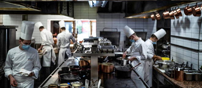 Un centre d'excellence de la gastronomie verra le jour en region lyonnaise, a annonce Emmanuel Macron.
