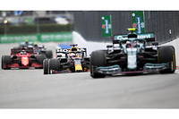 Comme au classement du Grand Prix de Russie, Lewis Hamilton sur Mercedes mène au Championnat du monde des pilotes devant son meilleur rival, Max Verstappen, sur Red Bull Honda.
