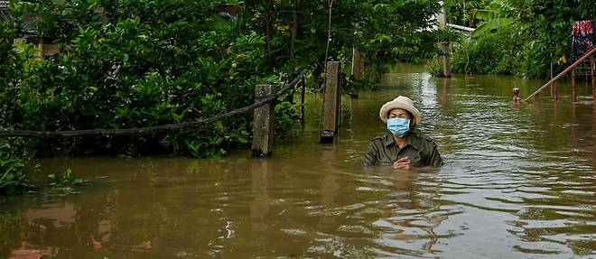 Thailande: des inondations font six morts et menacent Bangkok
