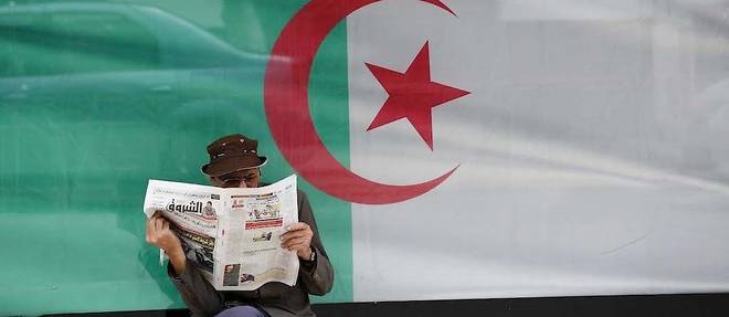 L'Algerie a delivre entre janvier et juillet 2021 un total de 31 laissez-passer consulaires pour 7 731 obligations de quitter la France (OQTF) prononcees, et 22 expulsions realisees, soit un taux d'execution de 0,2 %.
