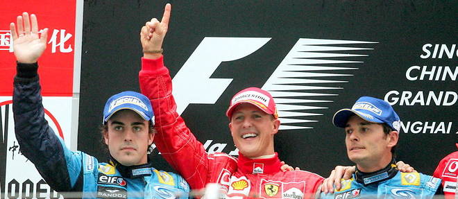 Michael Schumacher termine devant Fernando Alonso et Giancarlo Fisichella au Grand Prix de Chine. Il s'agit de la 91e et derniere victoire de sa carriere.
