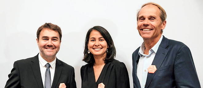 Maya Noel, directrice generale de France Digitale, avec les copresidents :  l'entrepreneur Frederic Mazzella (BlaBlaCar, a g.) et l'investisseur Benoist Grossmann (Eurazeo, a dr.).
