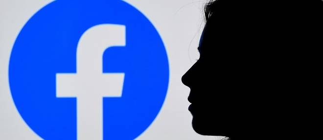 Facebook: apres la panne, le temoignage d'une lanceuse d'alerte