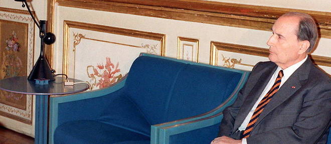 Francois Mitterrand, le 11 avril 1989, dans la salle a manger du palais de l'Elysee, a Paris.  
