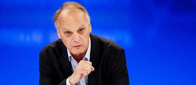 Guy Vallancien se retire de la commission sur le complotisme. 
