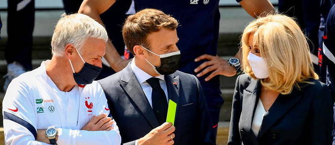 Emmanuel Macron dispute ce jeudi a Poissy (Yvelines) un match caritatif avec le Varietes Club de France.
