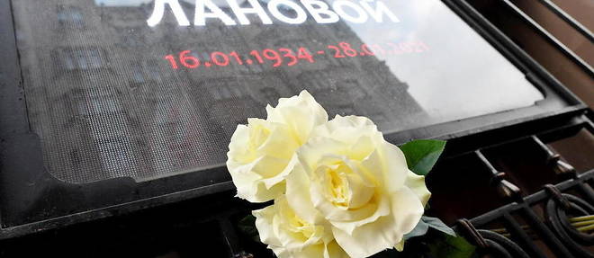La Russie enregistre plus de 1 000 morts du Covid en 24 heures pour la premiere fois.
La Russie enregistre plus de 1 000 morts du Covid en 24 heures pour la premiere fois.