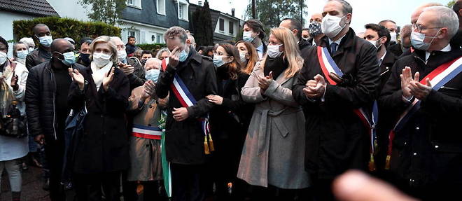 La presidente d'Ile-de-France Valerie Pecresse mene la marche blanche a Eragny en hommage a Samuel Paty.
