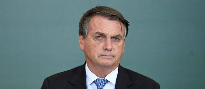 Jair Bolsonaro est accuse de crime contre l'humanite.
