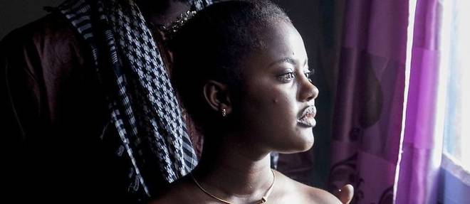 Tierno (Alassane Sy) et Nafi (Aicha Talla), un pere et une fille, les principaux protagonistes du film << Le Pere de Nafi >> du realisateur senegalais Mamadou Dia. 
