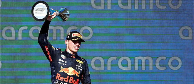 Max Verstappen (Red Bull) a remporte le Grand Prix des Etats-Unis, dimanche 24 octobre a Austin, en devancant son rival britannique Lewis Hamilton (Mercedes), qui a fini 2e. Le Neerlandais creuse l'ecart en tete du championnat.
