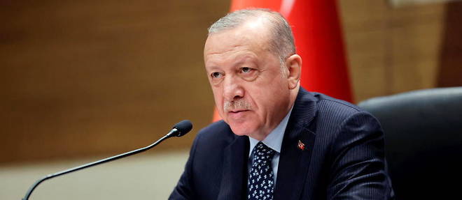 Le president turc Recep Tayyip Erdogan menace d'expulser dix diplomates occidentaux pour leur soutien a l'opposant Osman Kavala, emprisonne depuis quatre ans sans jugement.
