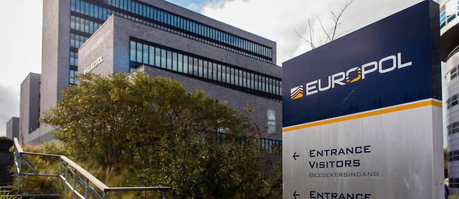 Europol, basee a la Haye, a organise un vaste coup de filet pour demasquer des internautes accuses de commerce illegal sur le darknet.
