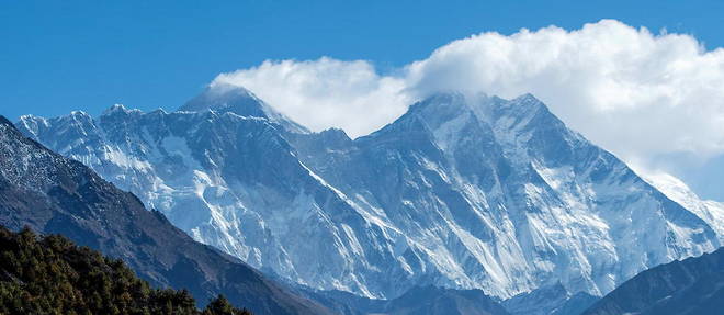 Louis Pachoud, Gabriel Miloche et Thomas Arfi avaient entrepris l'ascension de la face ouest du Mingbo Eiger (6 070 metres d'altitude).
