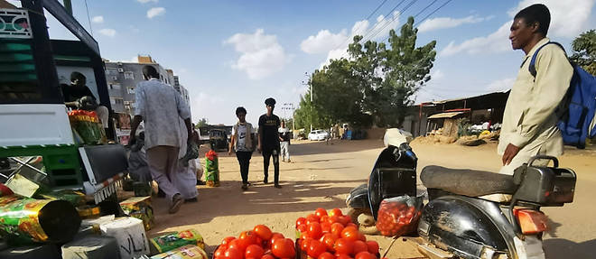 La crise economique plombe depuis plus d'un an le quotidien des Soudanais, pris en tenaille entre les mesures d'austerite et la suppression des subventions sur les aliments de base. 
