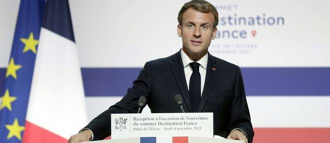 Tourisme: Macron appelle les groupes etrangers a investir en France