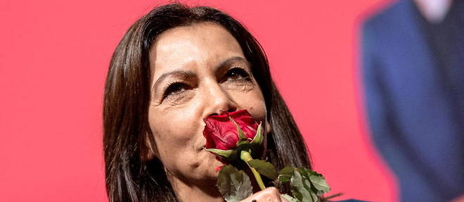 Anne Hidalgo, la candidate socialiste en meeting a Lille, le 23 octobre 2021. 
