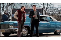 Le futur parrain de la mafia du New Jersey Anthony Soprano (incarné par Michael Gandolfini, fils de l'acteur défunt James Gandolfini), et son père Johnny (Jon Bernthal) au début des années 1970.
