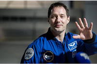 Après plus de xis mois à bord de l'ISS, Thomas Pesquet est revenu sur la Terre mardi matin.  

