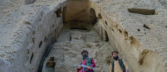 Les talibans remplacent a Bamiyan la statue d'un ex-dirigeant hazara par un Coran