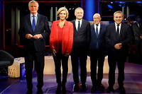 Les cinq candidats a l'investiture de LR pour la presidentielle lors du premier debat sur LCI.
