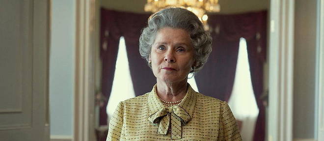C'est Imelda Staunton qui interprete la reine Elizabeth dans cette nouvelle saison de << The Crown >>.
