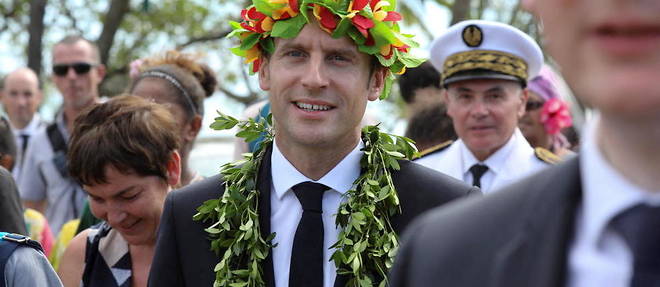 Emmanuel Macron lors de son voyage en Nouvelle-Caledonie.
