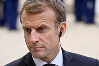 Macron en op&eacute;ration s&eacute;duction aupr&egrave;s des maires