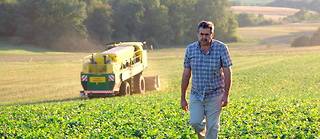  Nicolas Méliet, agriculteur et maire de la commune de Lagraulet-du-Gers, s’est lancé dans le bio il y a trente ans. Sa société, BioGascogne, produit et commercialise des tonnes de légumineuses, plus saines pour la planète. 