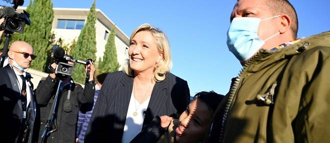 Covid-19: Le Pen prone la levee des "contraintes" qui "n'ont aucun sens"